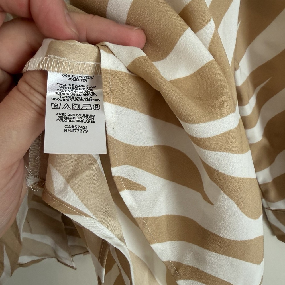 NWT Ann Taylor Button Down Shirt Collared Blouse Tan white Small Animal Print - Picture 3 of 4